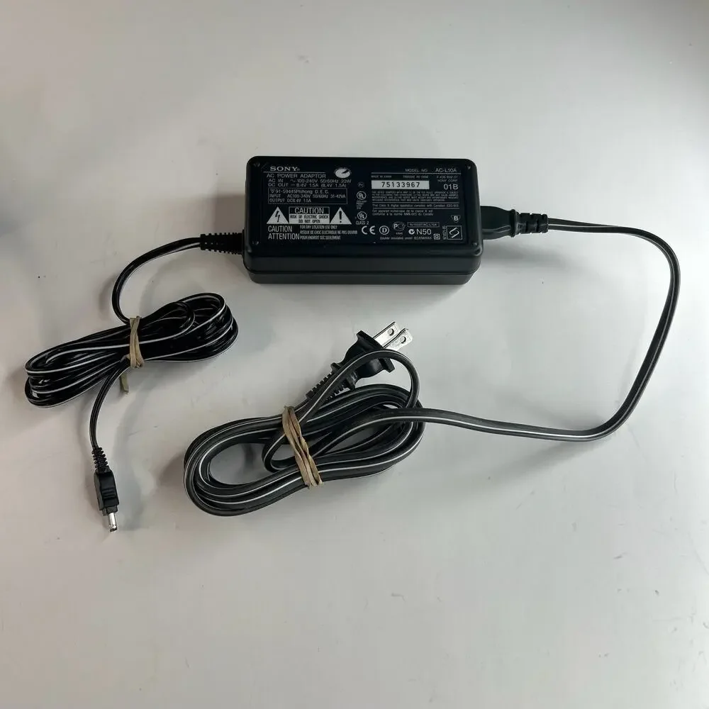 Sony Handycam CCD-TR818 Hi8 Camcorder w/Nightshot + USB Tested New Tape